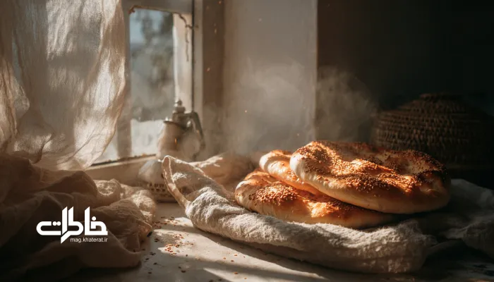 نان سنگک تازه با بخار صبحگاهی و نور ملایم. نان در شعر