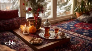 اتاق نشیمن ایرانی در شب زمستان با تزیینات کریسمس ارمنی؛ درخت سرو کوچک با روبان قرمز، انار، سماور چای و گاتا روی فرش ایرانی؛ نور شمع و حس نوستالژیک.