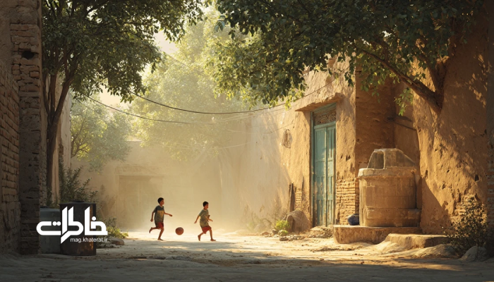 کودکان در کوچهای قدیمی زیر سایهی درخت توت در حال بازی؛ صحنهای غروبگاهی با خاک بلندشده و حالوهوای نوستالژیک رفاقتهای کودکی. مجله خاطرات