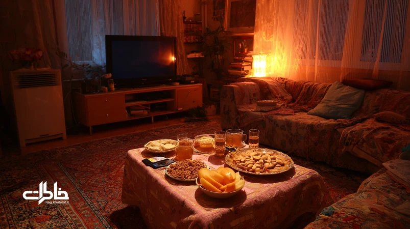 شب فیلم خانگی در اتاق نشیمن ایرانی با فرش، چای کمرباریک، نور کم و پتو مشترک؛ فضای صمیمی برای تماشای جمعی فیلم
