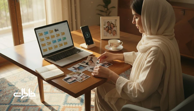 تصویر مفهومی از ساخت کپسول زمان دیجیتال برای نگهداری امن و مرتب خاطره های خانوادگی با لپ تاپ، عکس ها و یادداشت ها در خانه ایرانی
