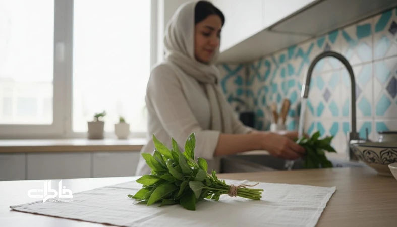 تصویر شاخص اسم ریحانه با حال‌وهوای طبیعت‌محور؛ دسته ریحان تازه در آشپزخانه ایرانی و حس لطافت و خاطره‌سازی