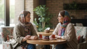 دو دوست قدیمی در کافه ای روشن در تهران، کنار استکان های چای؛ تصویری از رفاقت های قدیمی به عنوان آینه احساسی و خاطره مشترک