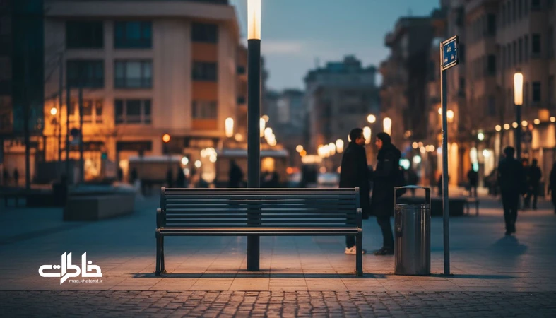 نمایی از نیمکت و چراغ خیابان در یک محله ایرانی؛ نشانههای کوچک شهر که با رفتارهای روزمره حافظه جمعی را شکل میدهند_مجله خاطرات